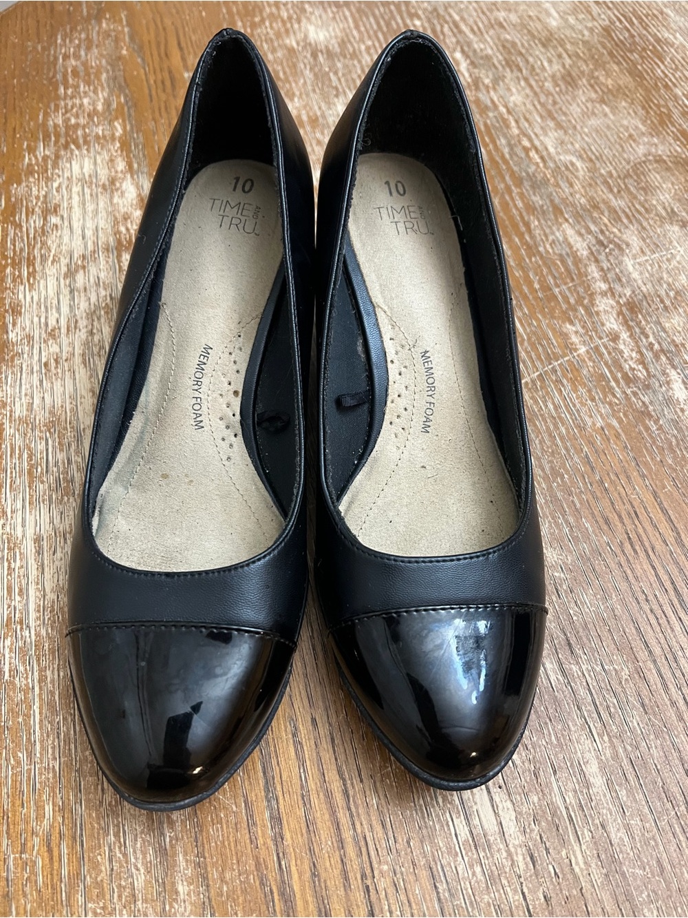 Time and Tru Black Memory Foam Low Heel Pumps with Gloss Cap Toe